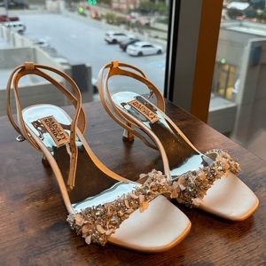 Badgley Mischka Telissa white satin embellished heels size 6.5